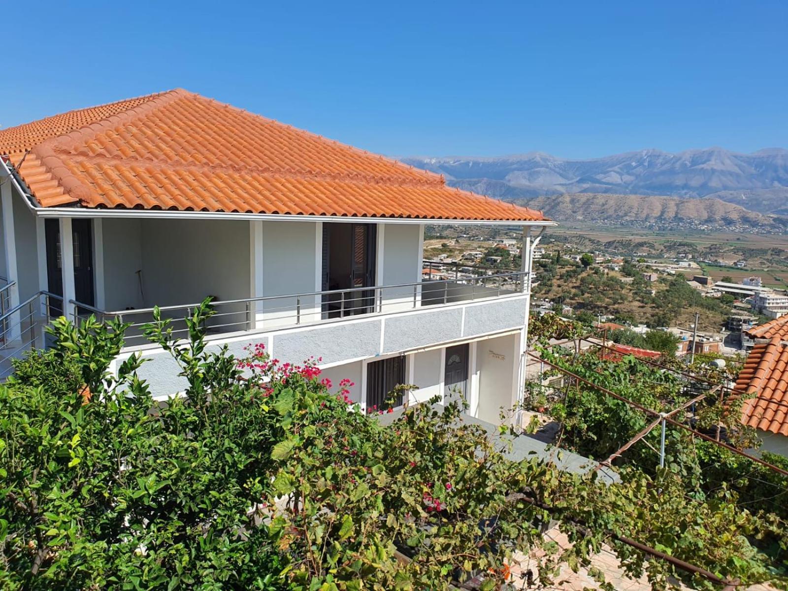 Akeron'S Rooms Sarandë Esterno foto