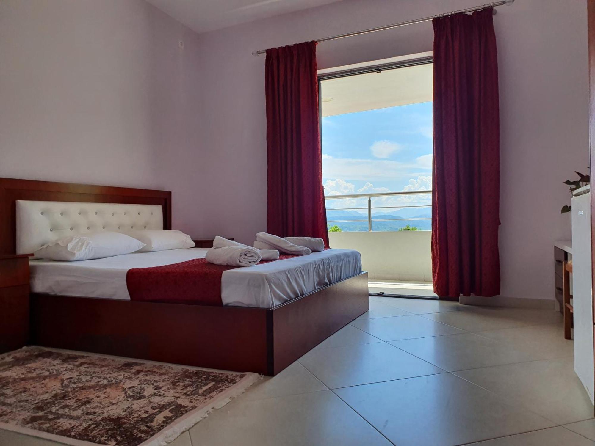 Akeron'S Rooms Sarandë Esterno foto