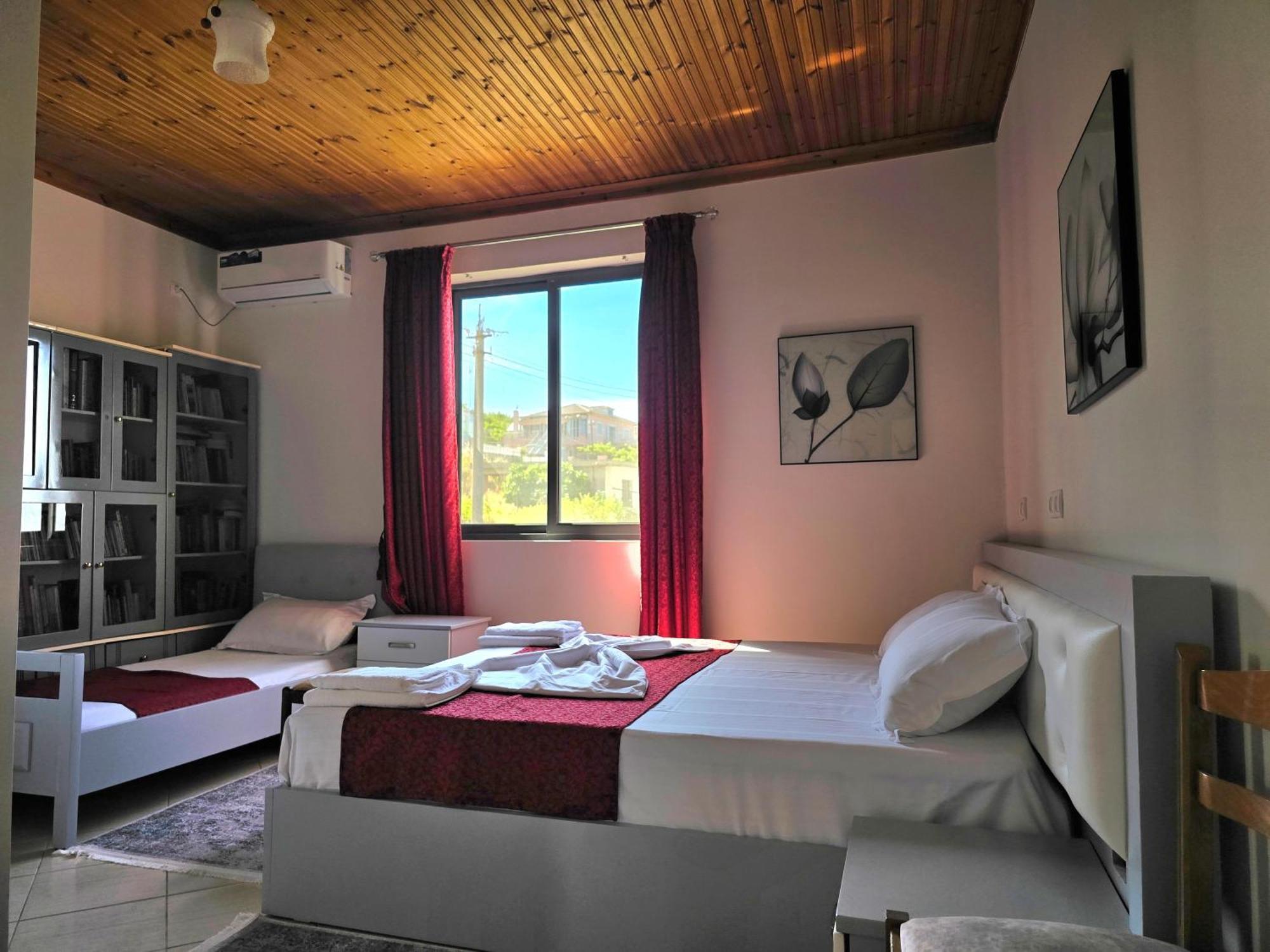 Akeron'S Rooms Sarandë Esterno foto